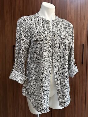 Notations Black and White Geometric Print Button-Front Blouse MEDIUM